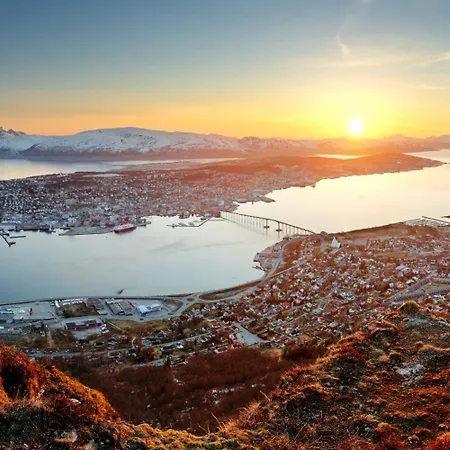 Cozy And Among Locals *