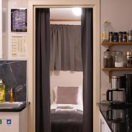 Cozy And Among Locals Apartamento