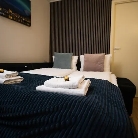 Cozy And Among Locals Apartamento