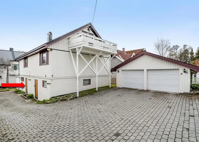 Cozy And Among Locals Apartamento *