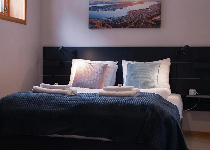 Cozy And Among Locals Apartamento *