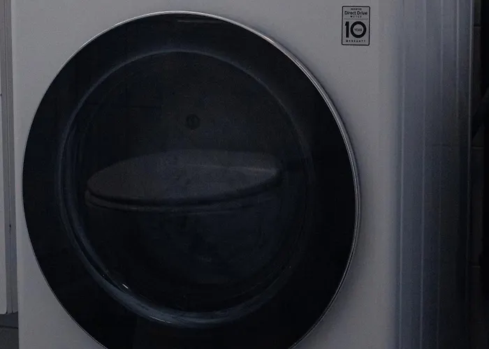 Cozy And Among Locals Apartamento *